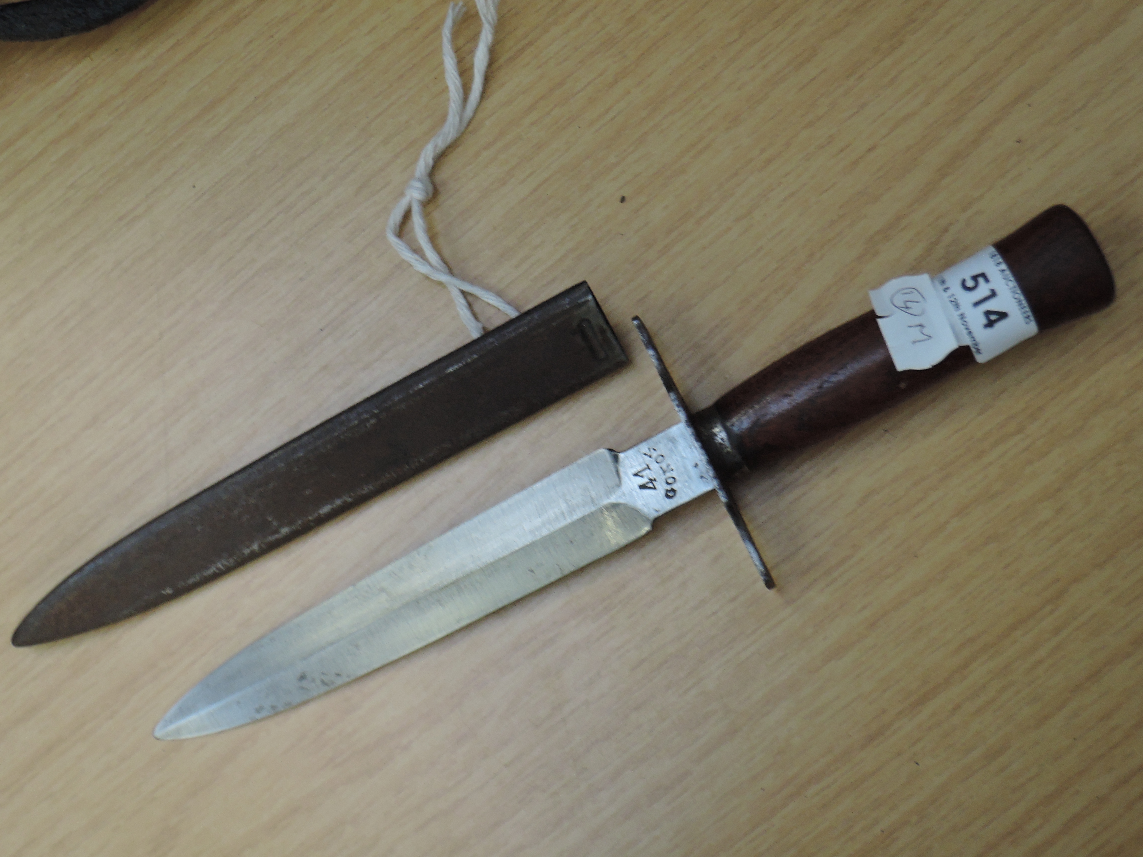 A French World War I Gonon trench dagger, with metal scabbard - Image 2 of 3