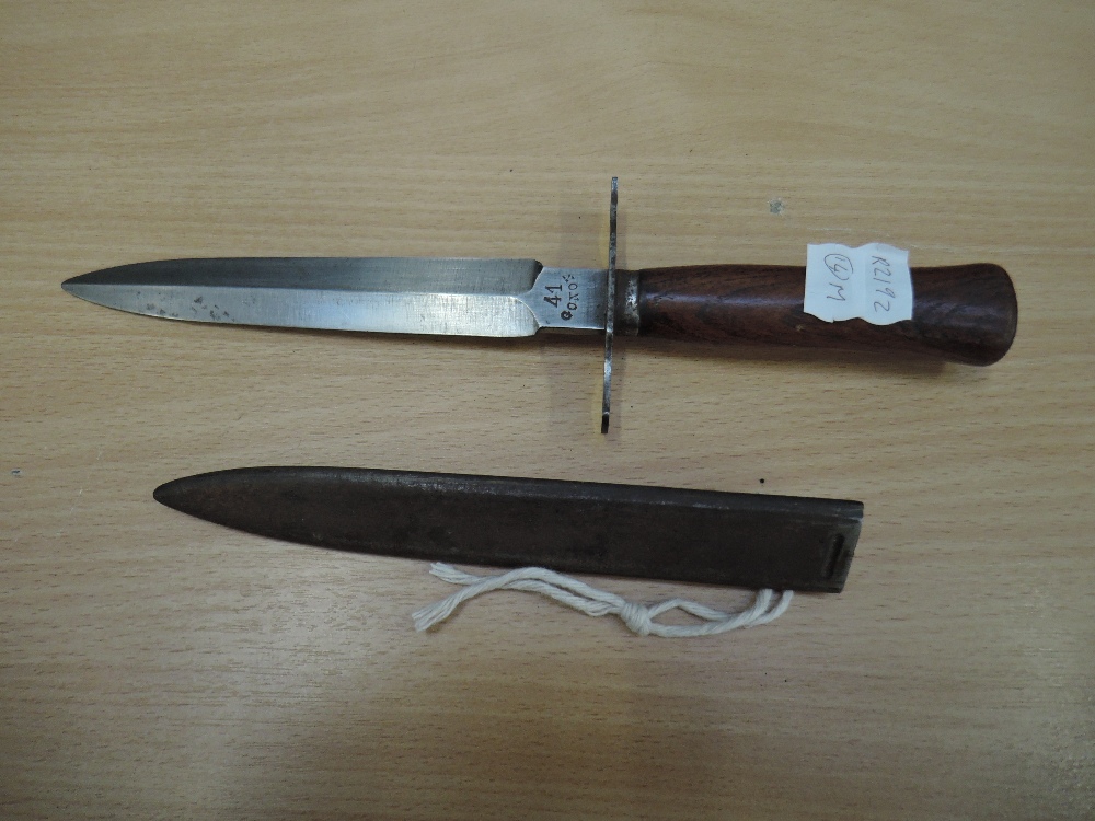 A French World War I Gonon trench dagger, with metal scabbard