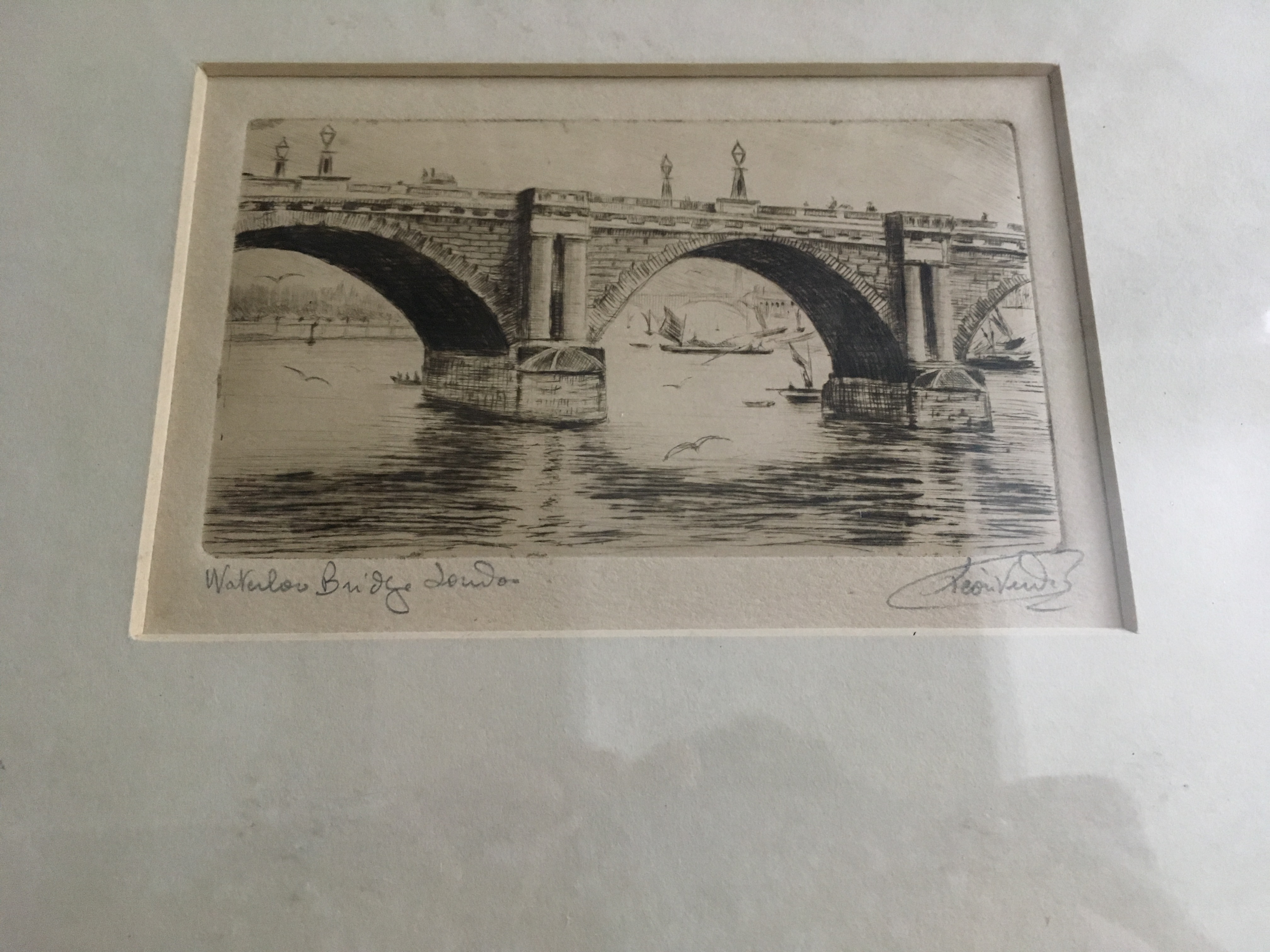 LÉON VERDIER (EARLY 20th CENTURY) WESTMINSTER ABBEY & WATERLOO BRIDGE Both signed outside plate Léon - Image 3 of 3