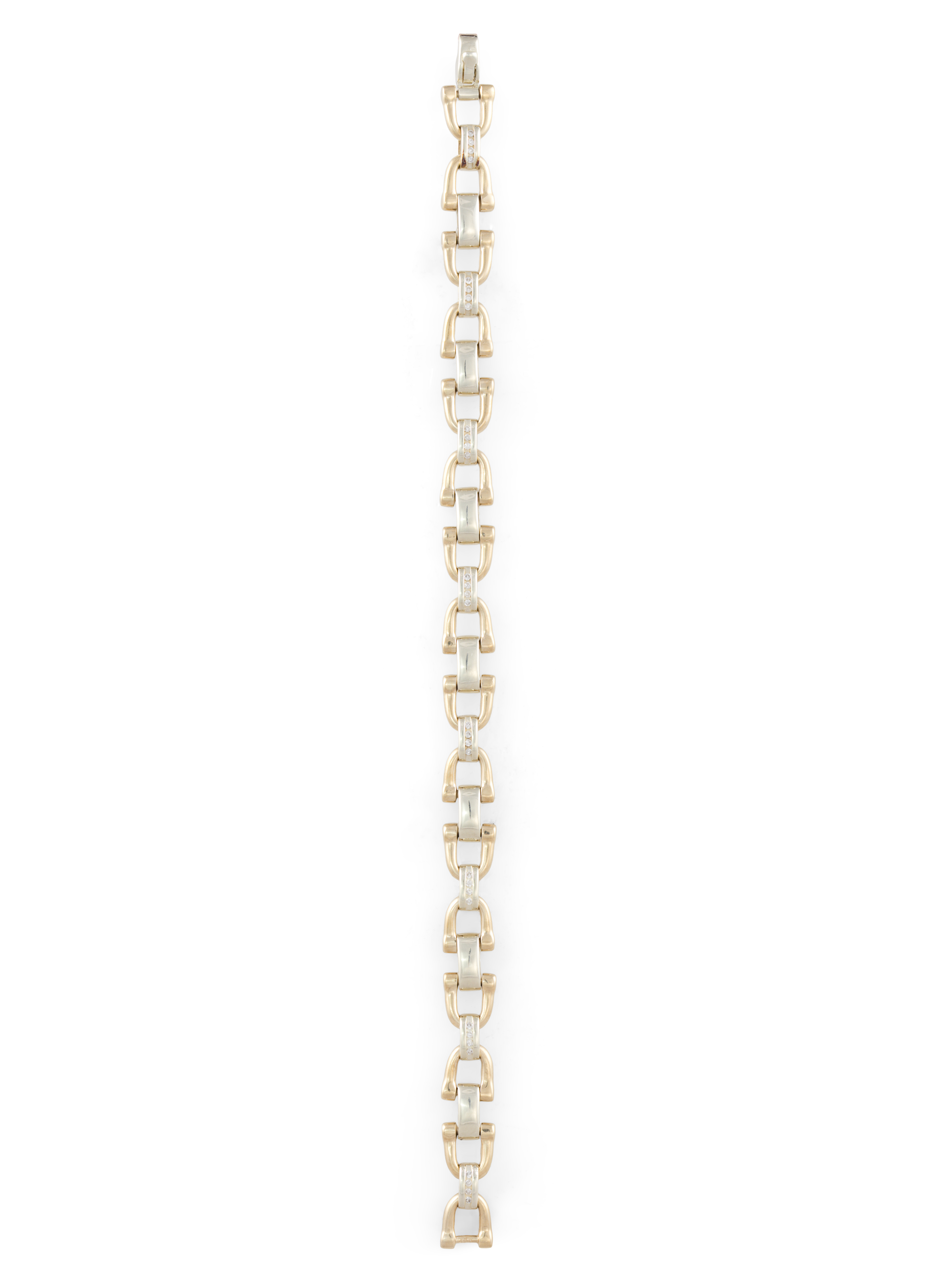 A GOLD AND DIAMOND BRACELET, set with round brilliant-cut diamond links, in 9K gold, bracelet length