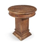 A VICTORIAN WLANUT CIRCULAR OCCASSIONAL TABLE, c.1870, with crossbanded top and moulded edge on