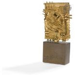 Arnaldo POMODORO [italien] (né en 1926) Stèle, 1976 Épreuve en bronze doré. Signée, datée et