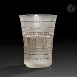 RENÉ LALIQUE (1860-1945) Florence, le modèle créé le [28 avril 1937] Vase. Épreuve en verre moulé-