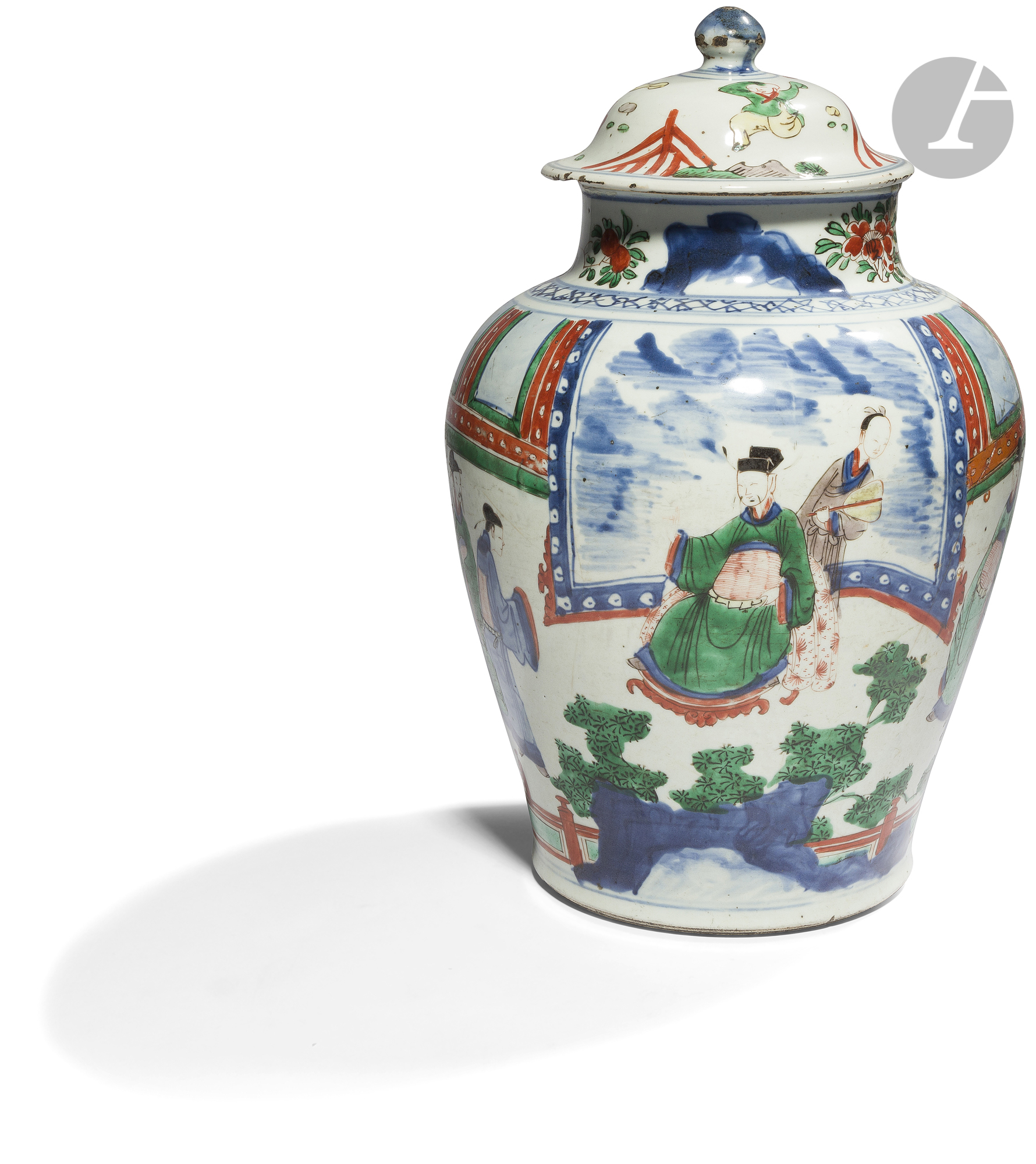 CHINE - XVIIe siècle Potiche couverte balustre en porcelaine à décor émaillé polychrome dit "
