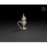 Brûle-parfum en argent, Empire ottoman, probablement Algérie, fin XIXe siècle De forme globulaire,