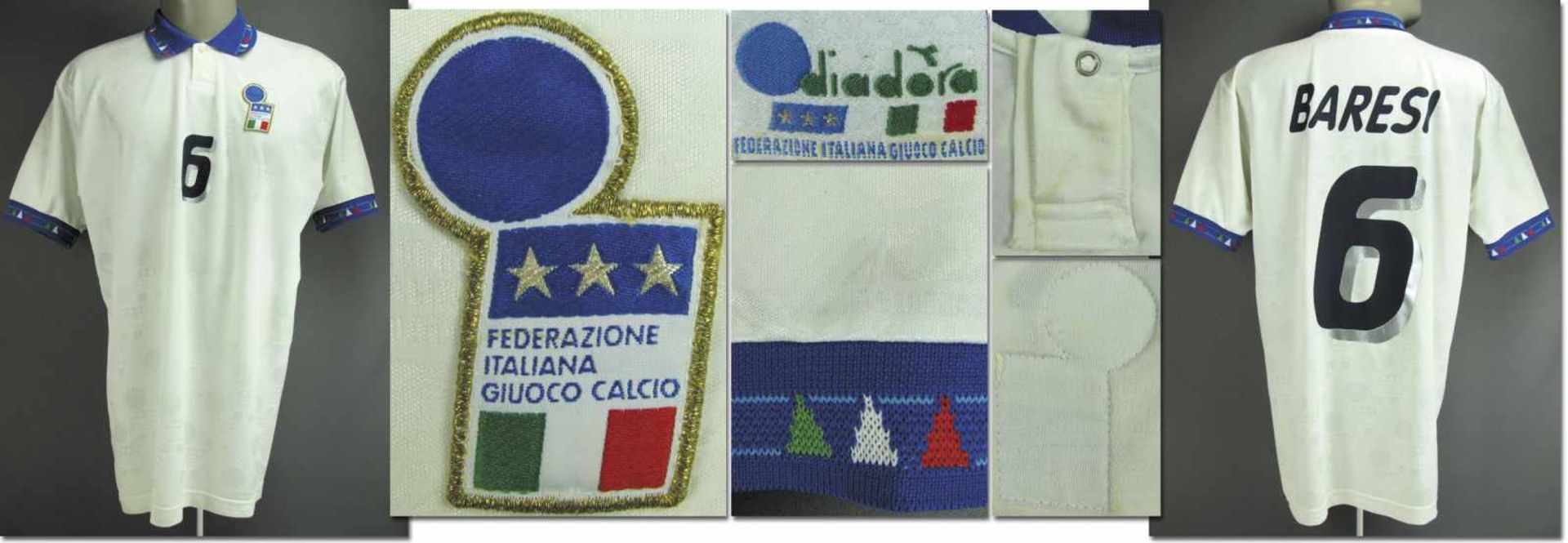 World Cup 1994 match worn football shirt Italy - Original match worn shirt Italy with number 6. Worn