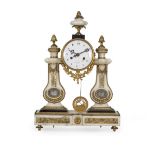 Reloj de pórtico época Luis XVI en mármol blanco y bronce dorado y cincelado y placas de porcelana