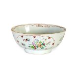Punch Bowl Compañía de Indias en porcelana “Familia rosa” para la exportación China, dinastía