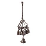 Sonajero o cascabelero de plata, con marcas. Trabajo cordobés, h. 1790. Medidas con cadena:25 cm