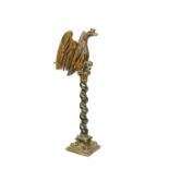 Atril con pie de torneado salomónico, con águila tallada y coronada, S. XVII - XVIII Altura: 152 cm