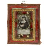 Escaparatillo-relicario con grabado coloreado y leyenda que reza: “Santa Juana Francisca Fremiot