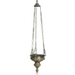 Lámpara votiva en metal plateado, con cabezas de querubines aplicados. Trabajo español, S. XIX