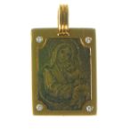 Colgante medalla con Virgen grabada en marco rectangular, con cuatro brillantes En oro amarillo de