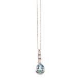 Pendentif con aguamarina talla perilla de 2,80 ct que pende de tres brillantes alineadosMontura y