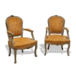 Pareja de sillones de estilo Luis XVMedidas: 88 x 56 x 50 cm