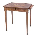 Mesa auxiliar estilo Luis XVI en madera de caoba y marquetería de maderas finas. S. XXMedidas: 73