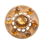 Broche colgante circular Victoriano con cuarzos citrinos de talla redonda en marco de oro