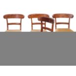 Juego de cuatro sillas Victorianas en caoba, h. 1890  Medidas: 85 x 41 x 54 cm.