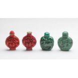 Snuff bottle en laca roja con decoración de escena palaciega en relieve. China, Dinastia Qing, pp.