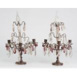 Pareja de girandolas de metal y sartas de cristal y pandelocas, Trabajo francés, h. 1900. Altura: 47