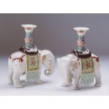Pareja de candeleros en forma de elefantes siguiendo modelos de finales del S. XIX, Cantón,