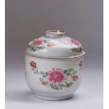 Bowl con tapa de familia rosa Qianlong, segunda mitad del S. XVIII.  Medidas: 22 cm.
