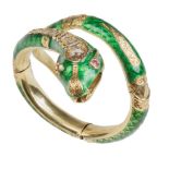 Brazalete con diseño de serpiente S. XIX de esmalte verde y diamantes talla rosa recorriendo la