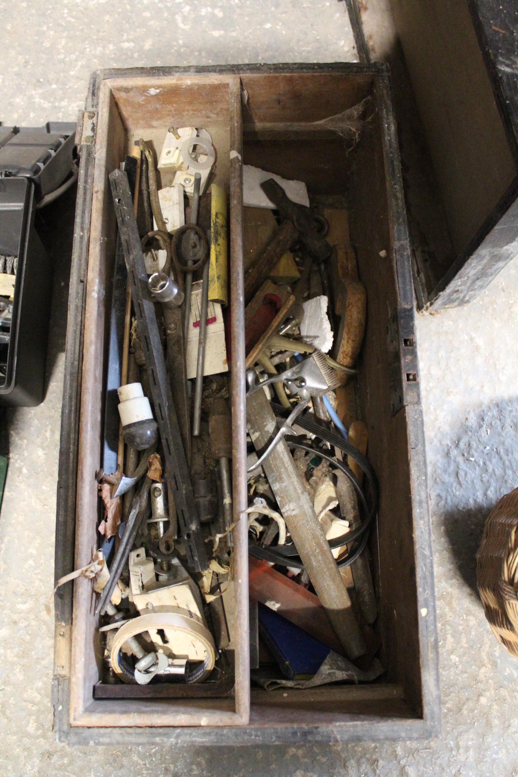 Various hand tools including two carpenter’s planes, a painted deal tool chest, etc. - Image 2 of 5