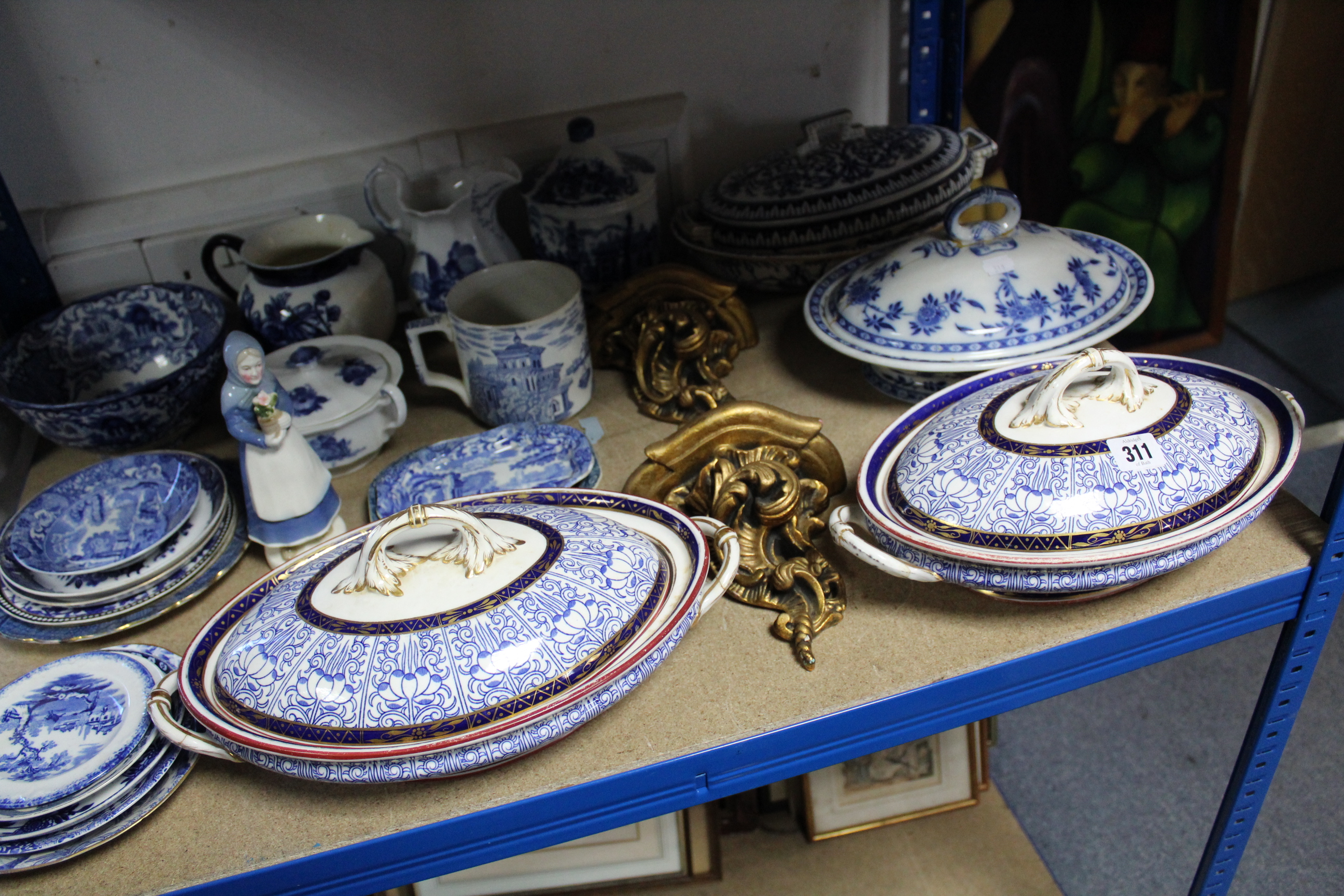 Various items of decorative blue & white china; & a pair of gilt composite wall brackets. - Image 5 of 5