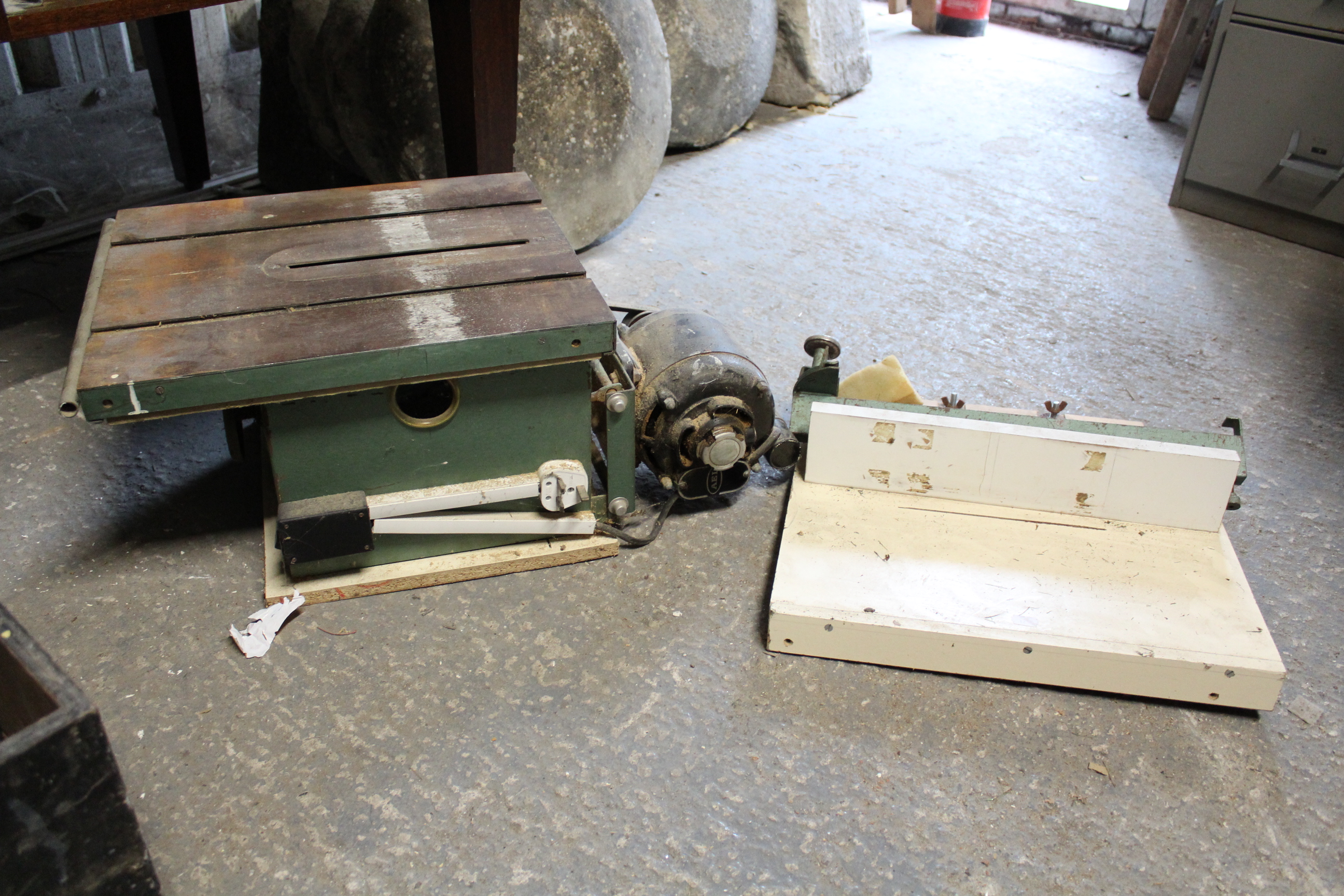 Various hand tools including two carpenter’s planes, a painted deal tool chest, etc. - Image 5 of 5