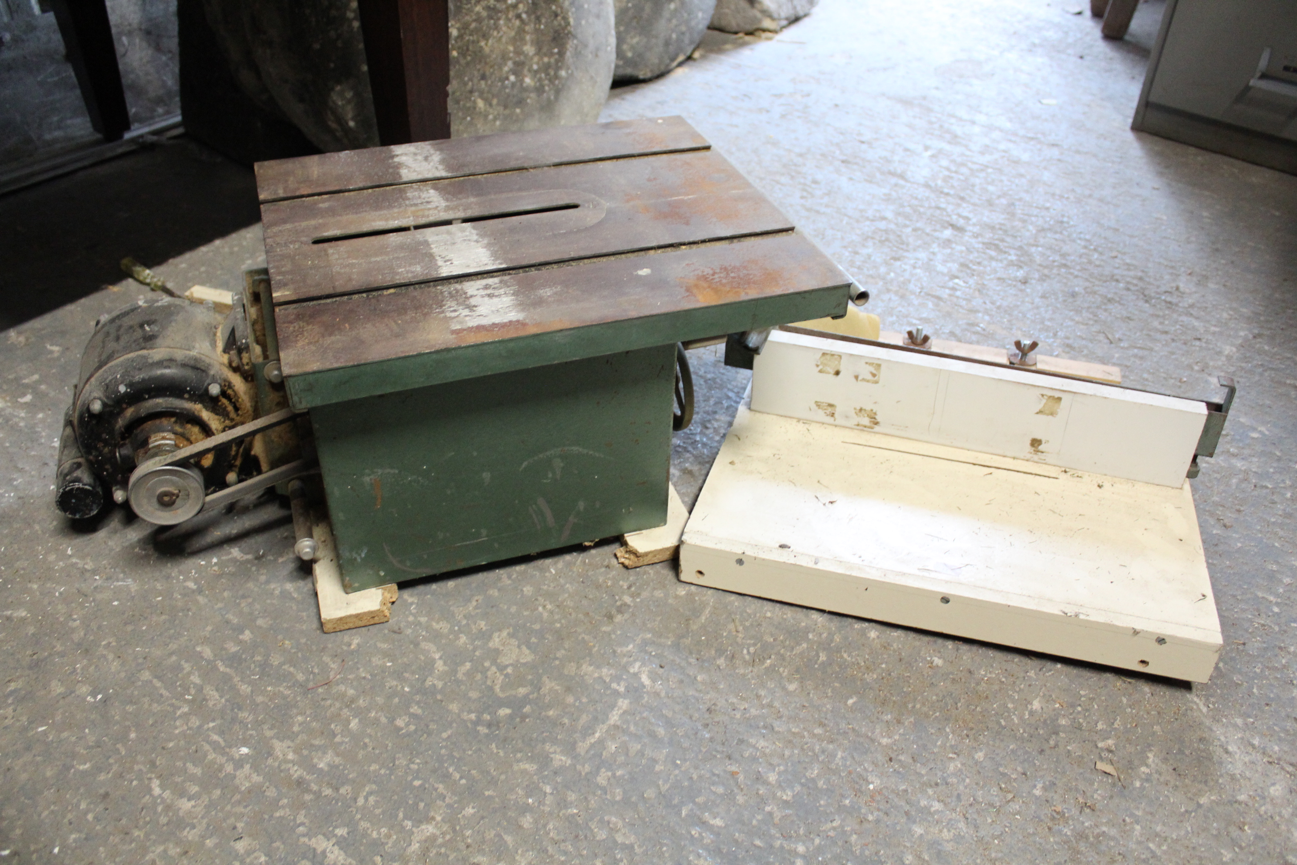 Various hand tools including two carpenter’s planes, a painted deal tool chest, etc. - Image 4 of 5