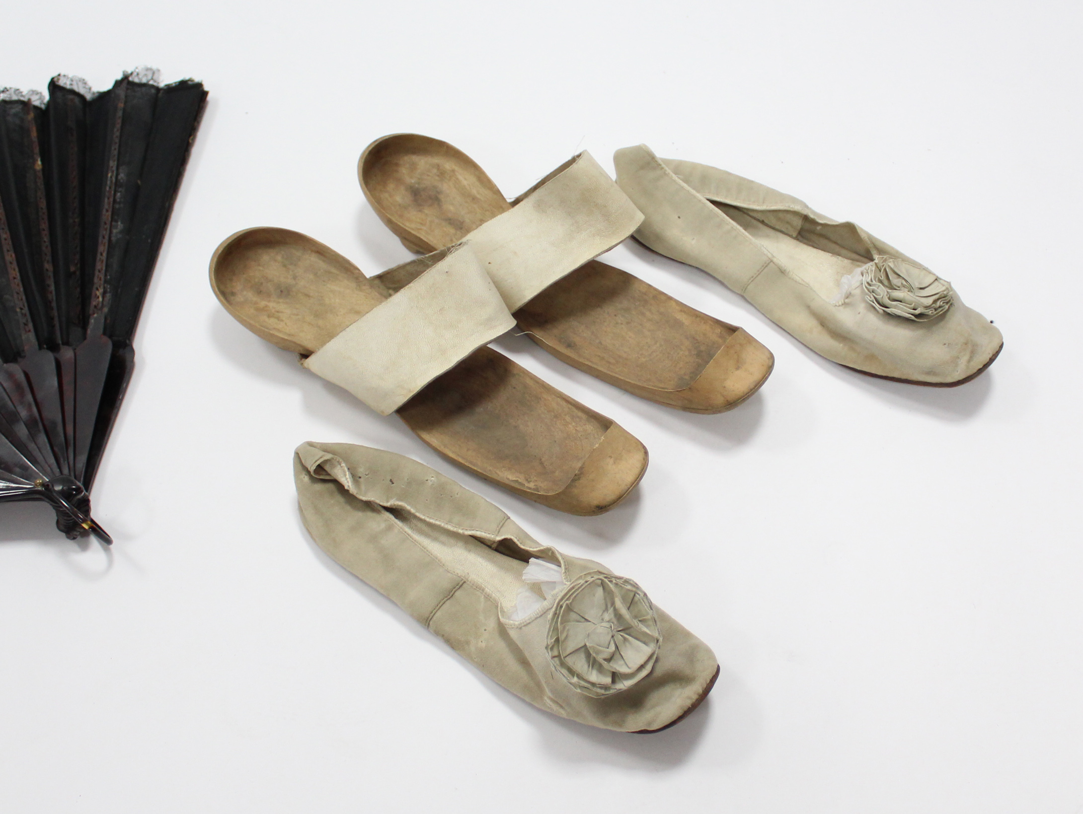 A pair of 19th century ladies’ silk shoes, together with their original protective wooden pattens; & - Image 3 of 5