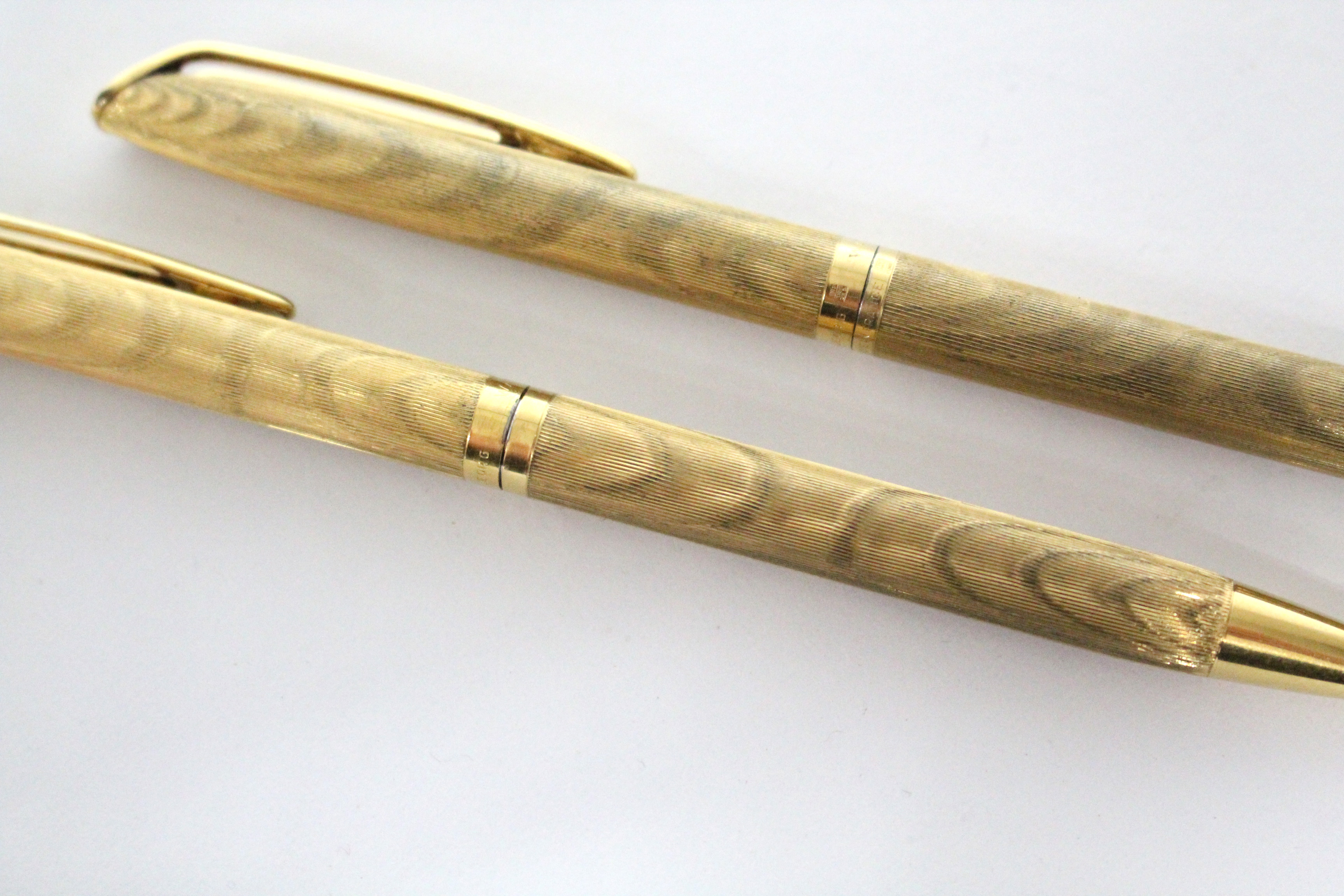 A set of three Waterman 'Plaque OR G' pens, comprising: fountain pen, ball-point pen, & propelling - Image 5 of 5