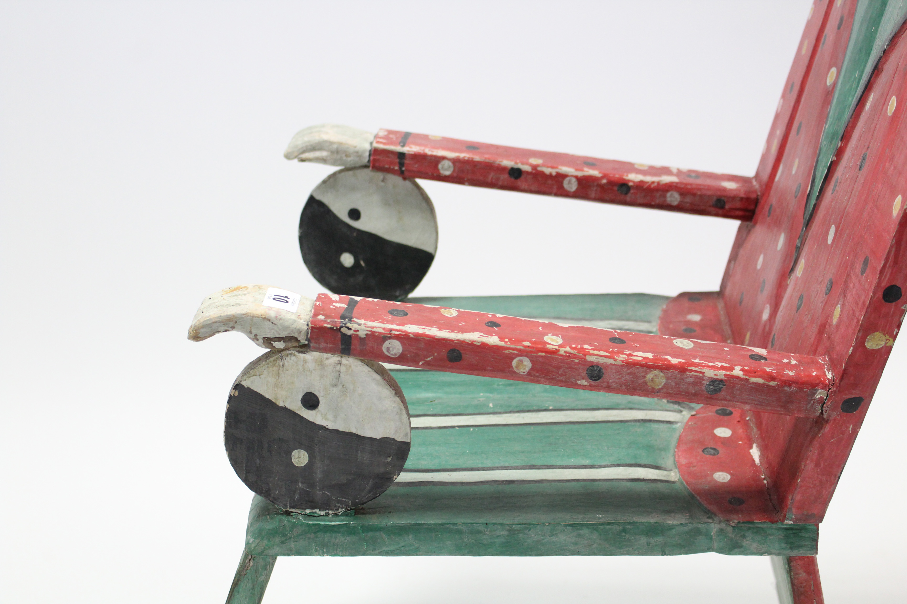 AN EARLY/MID 20th CENTURY PAINTED WOODEN NOVELTY CIRCUS/FAIRGROUND “CLOWN” CHAIR, 42½” HIGH. - Image 5 of 7
