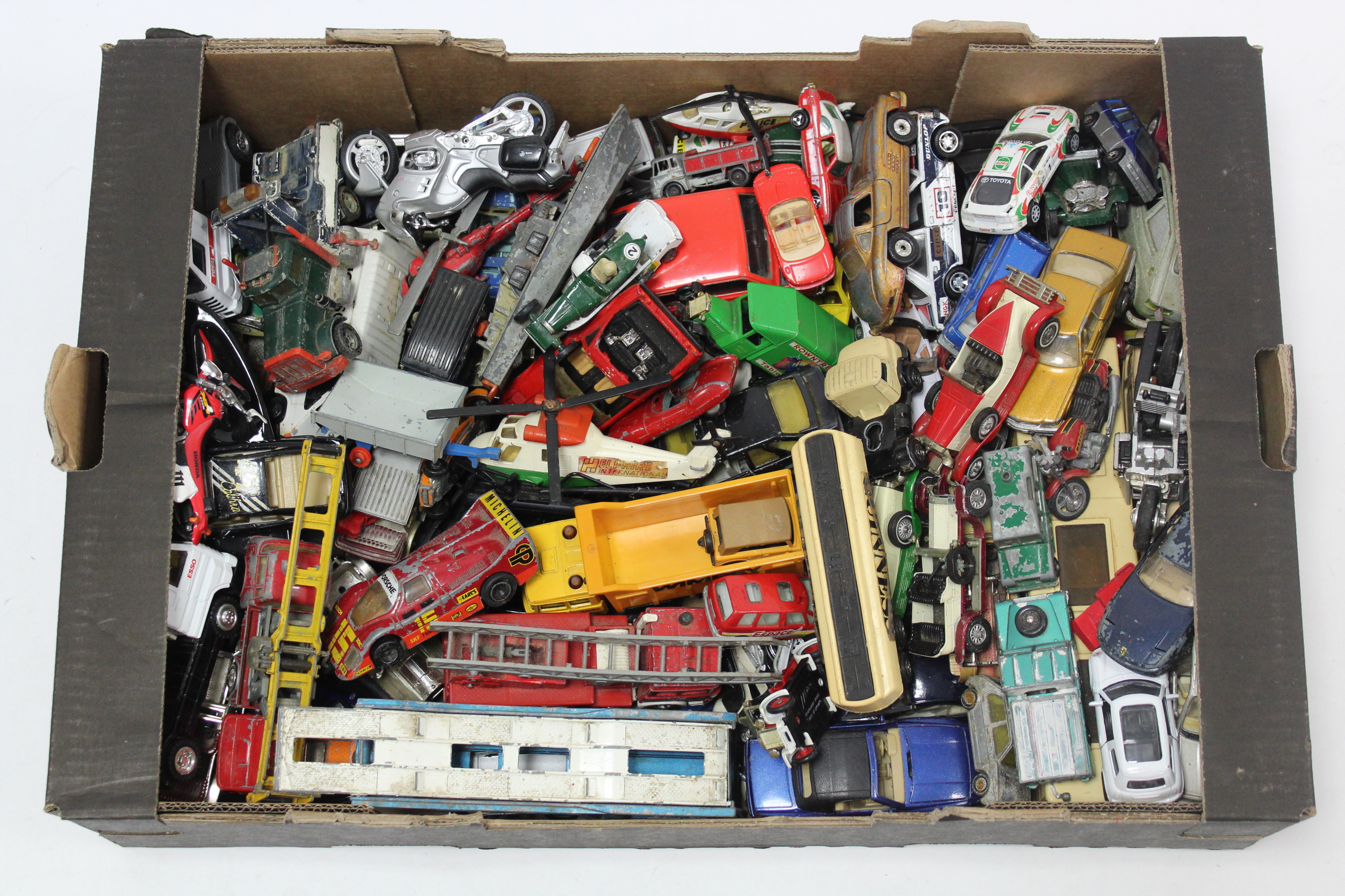 Approximately eighty various scale models by Dinky, Corgi, Matchbox, Superkings, etc., all