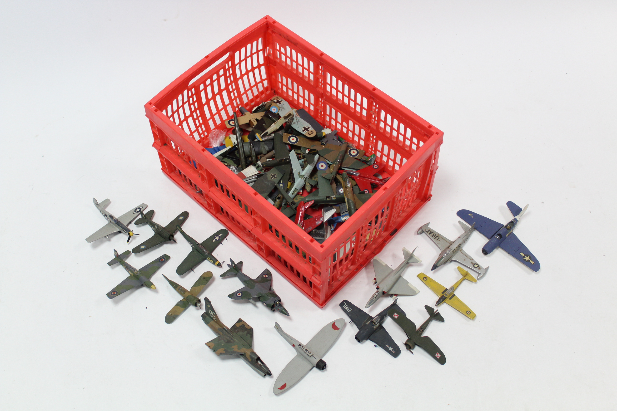 Approximately eighty various scale models by Dinky, Corgi, Matchbox, Superkings, etc., all - Image 2 of 2