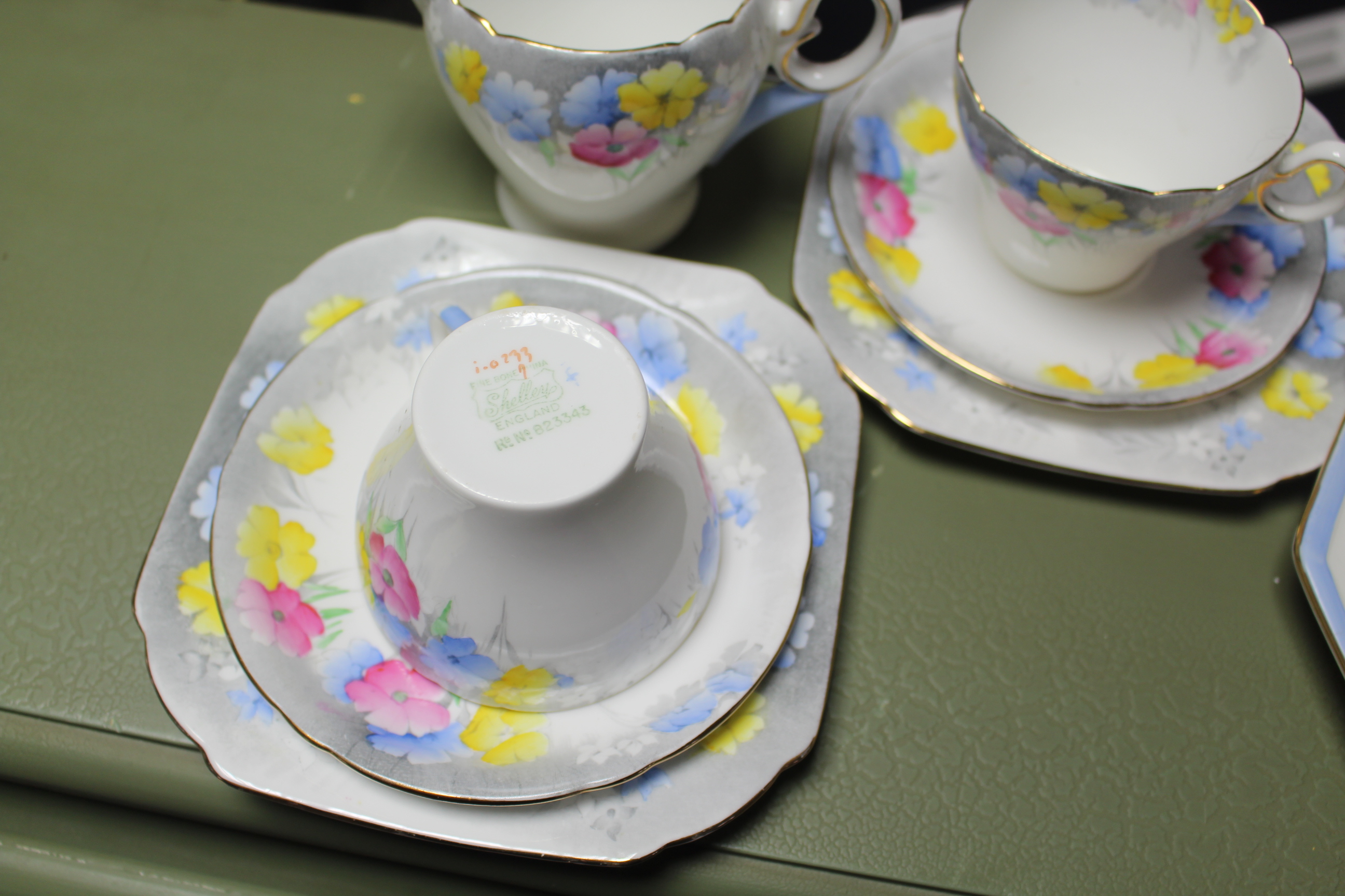 A Shelley bone china floral decorated twenty-one piece tea service (settings four six); together - Image 4 of 8