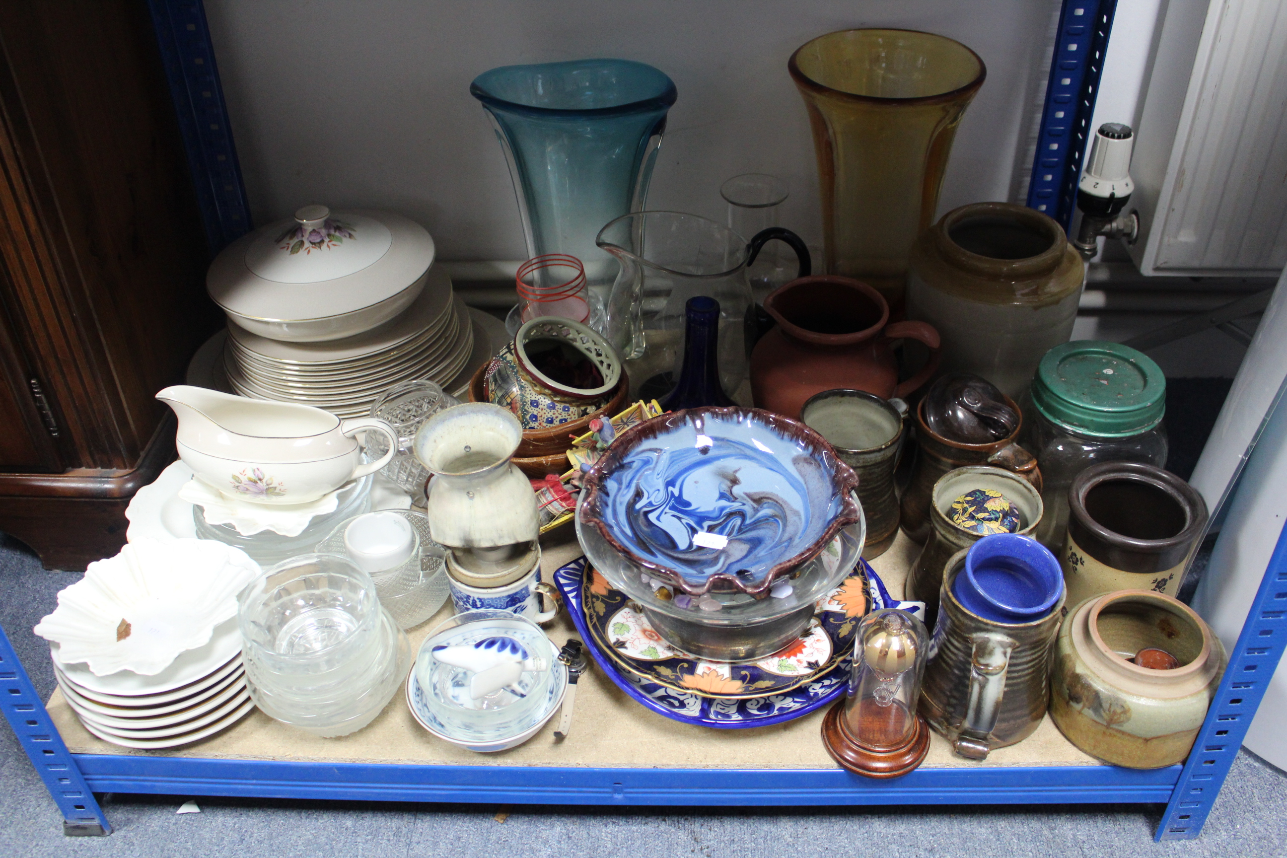 A Wedgwood “Cambrian” pattern part coffee service; two floral decorated part tea services; & various - Image 7 of 7