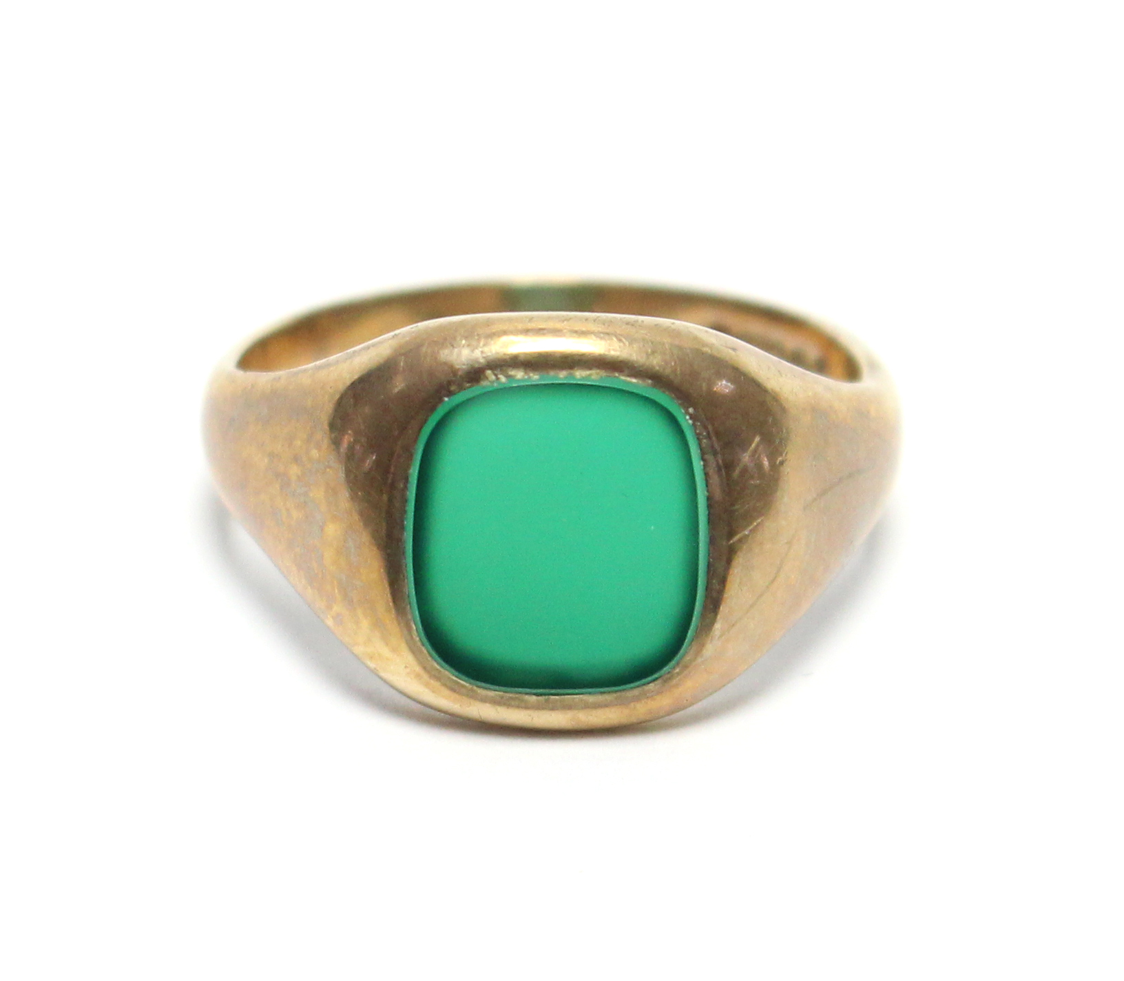 A 9ct. gold gent’s signet ring set green hardstone matrix (vacant); Birmingham hallmarks for