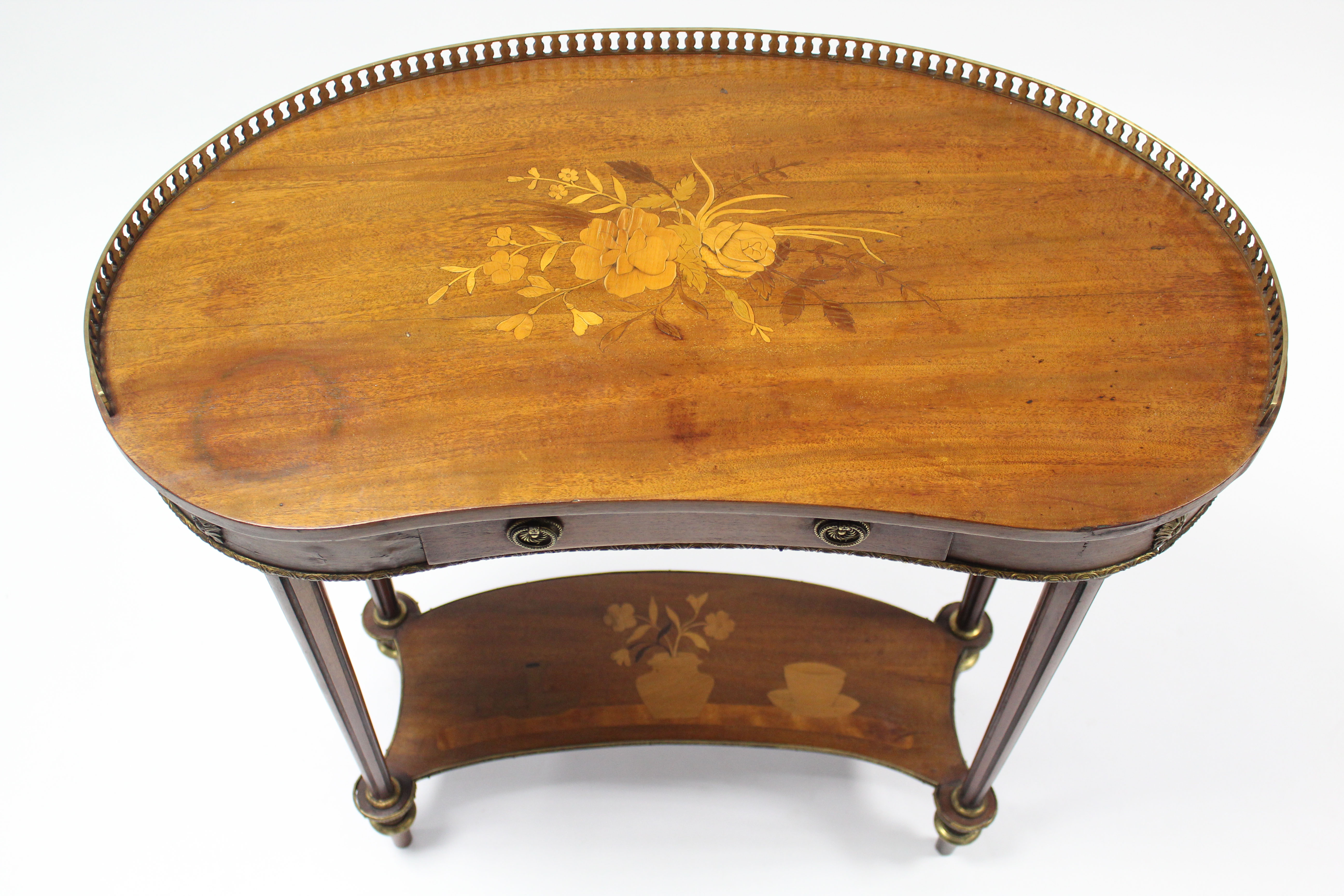 A Louis XVI style mahogany kidney-shaped occasional table with floral marquetry top, brass gallery & - Image 2 of 5