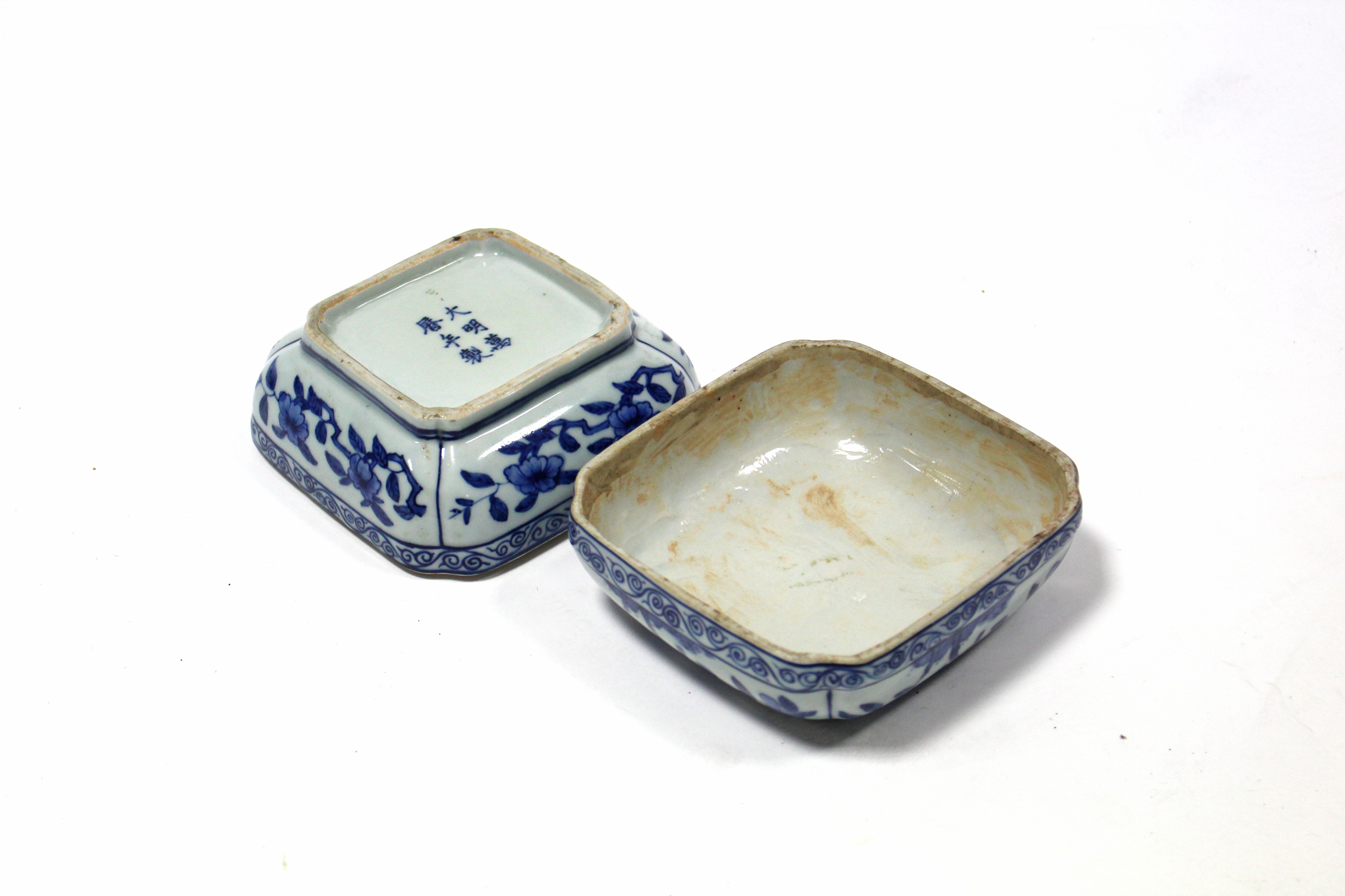 A Chinese blue & white porcelain square box & cover, decorated with Kylin in a landscape, floral - Image 3 of 3