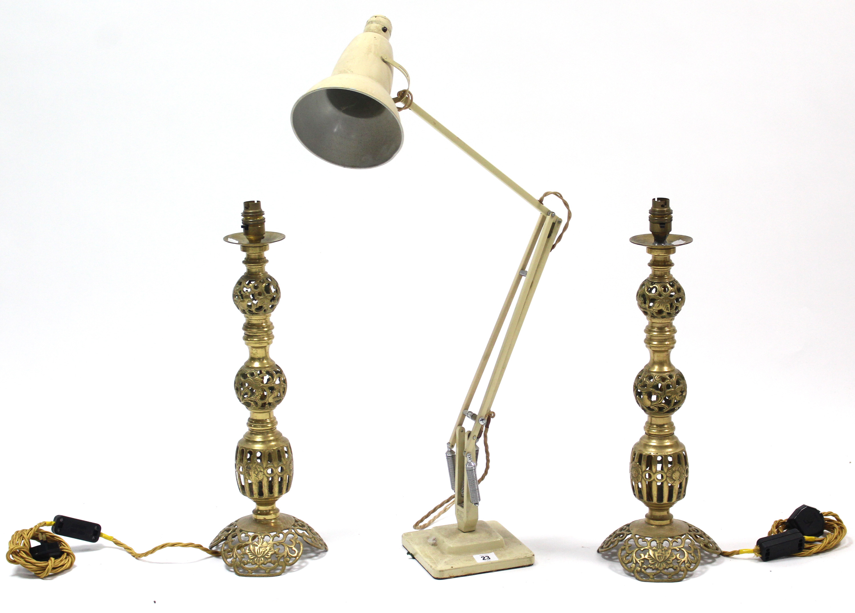 A Herbert Terry & Sons of Redditch anglepoise desk lamp; & a pair of brass table lamps.