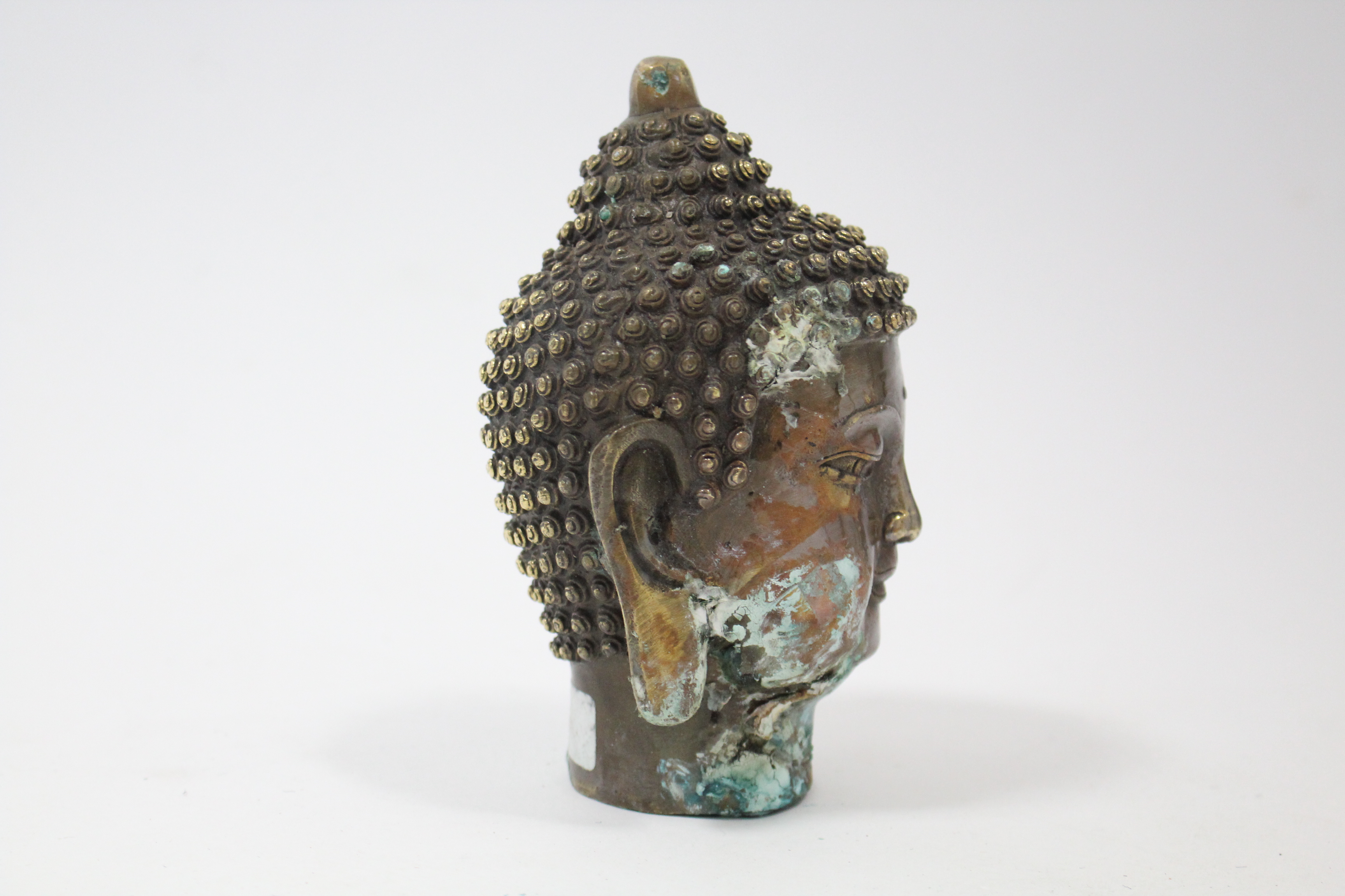 A modern bronzed Thai Buddha ornament, 5¾” high. - Image 2 of 4