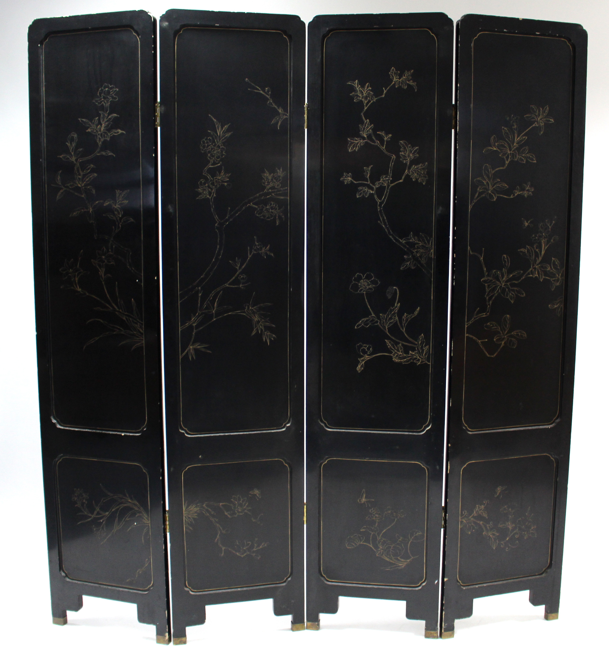 A Chinese black lacquered tall four-fold draught screen with coloured hardstone vase-of-flowers - Image 7 of 7