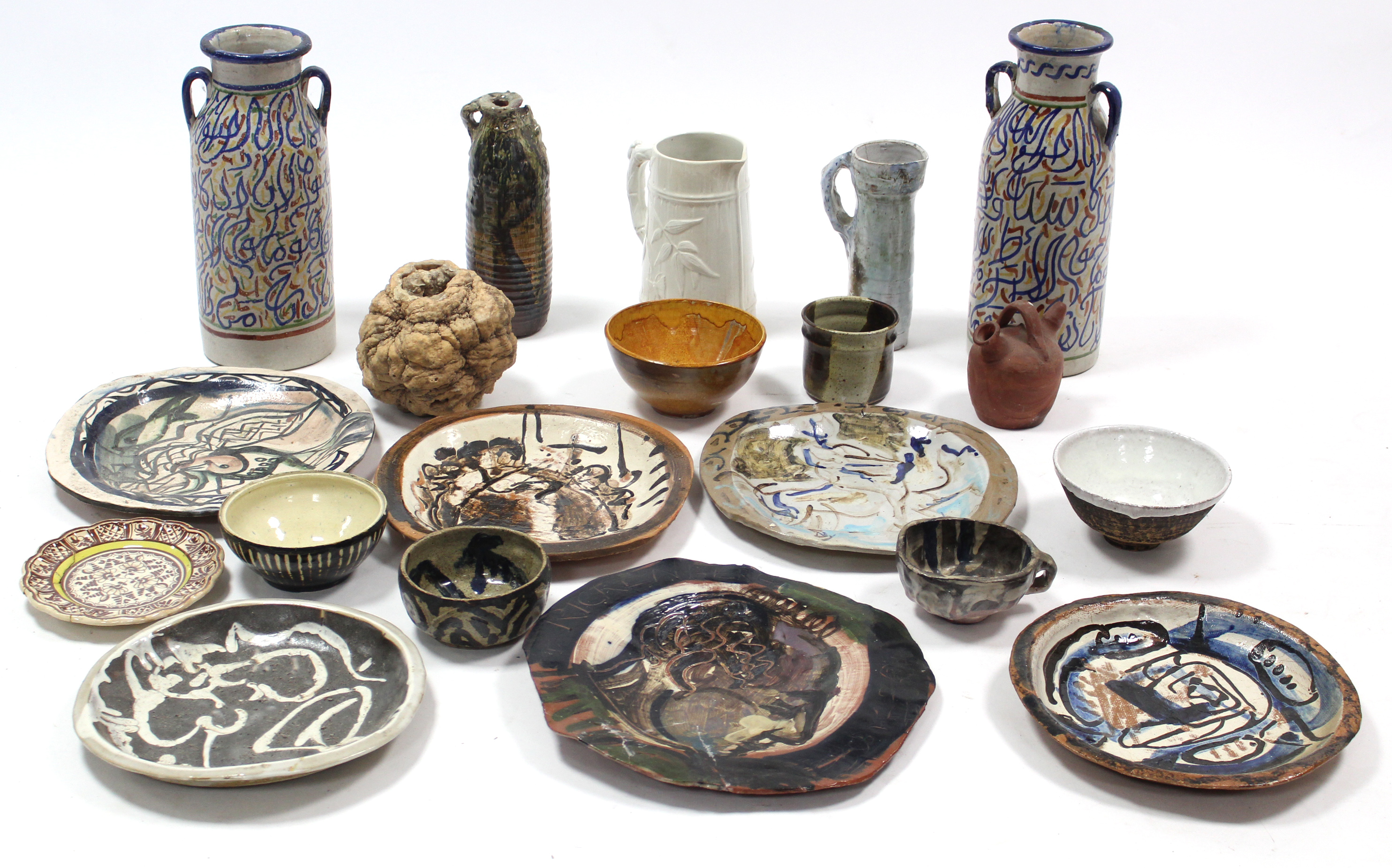 Various items of studio pottery, etc., part w.a.f.