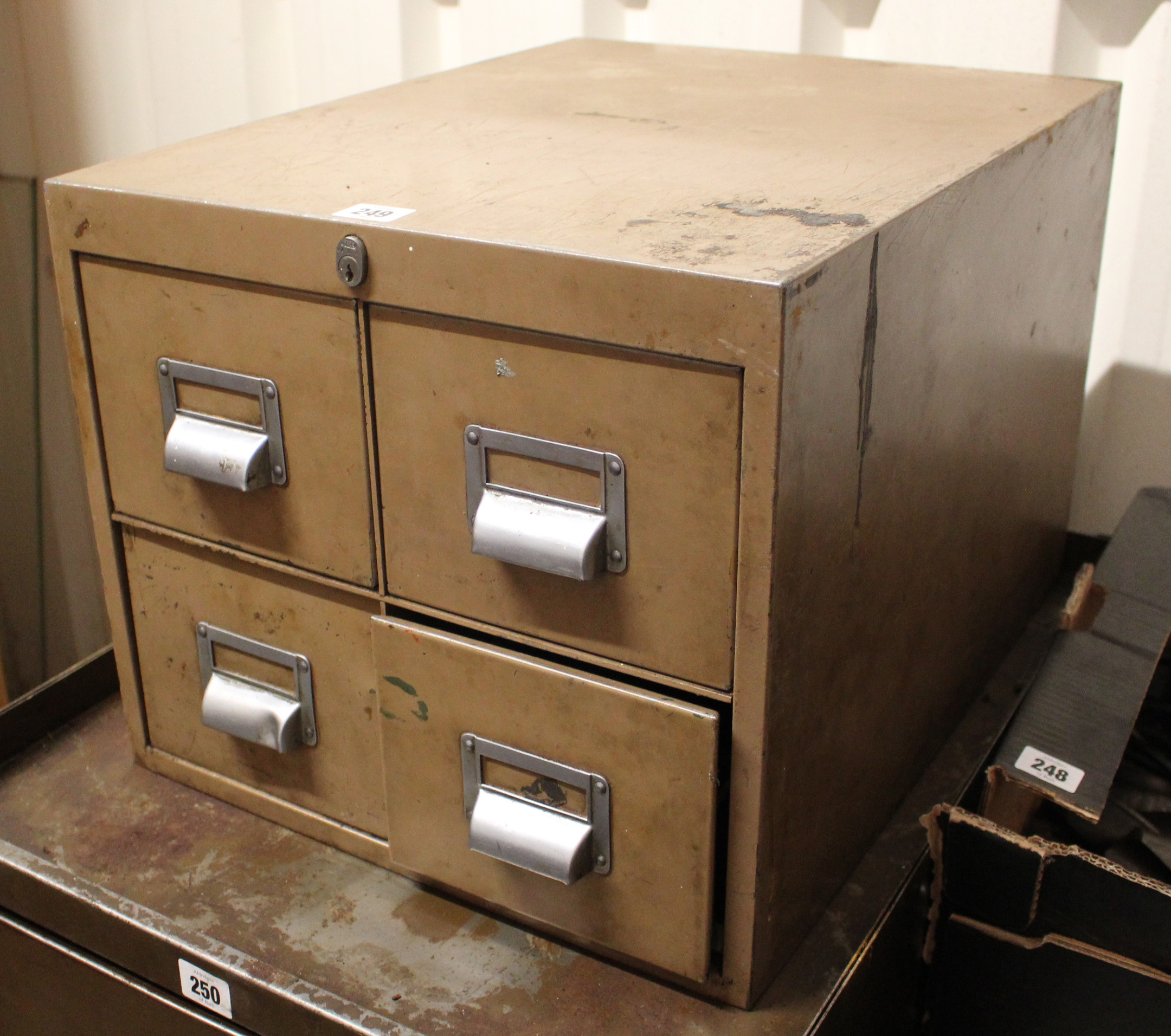 A light brown art-metal counter top chest, fitted two ranks of two short drawers, 15¾” wide x 13½” - Image 4 of 4
