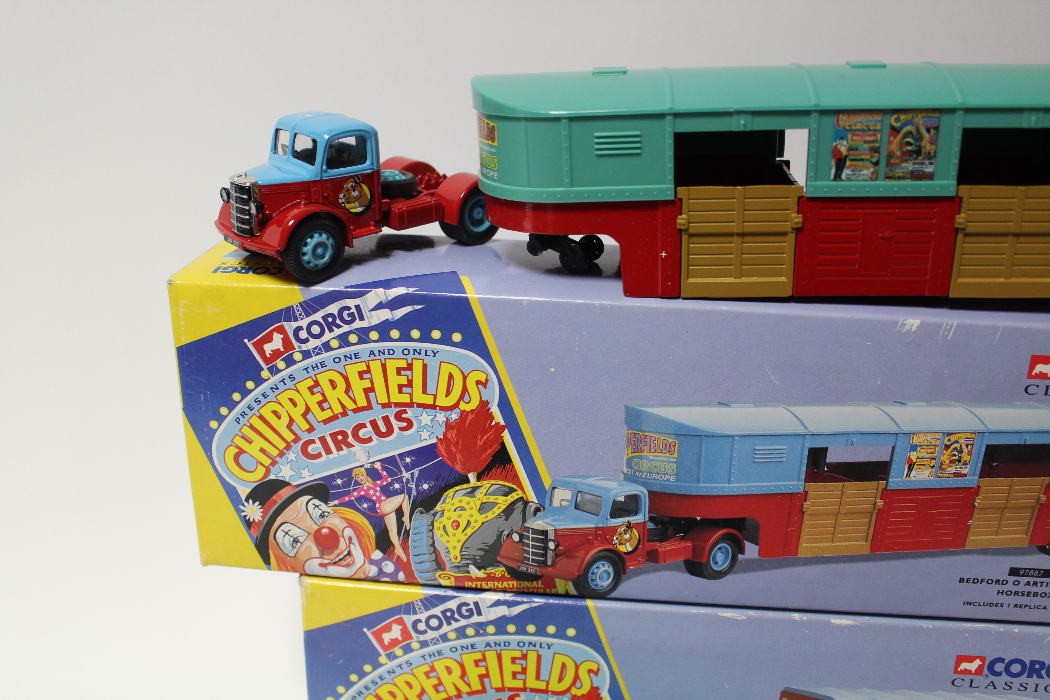 Four Corgi classics die-cast “Chipperfields Circus” vehicles, all boxed. - Image 4 of 5