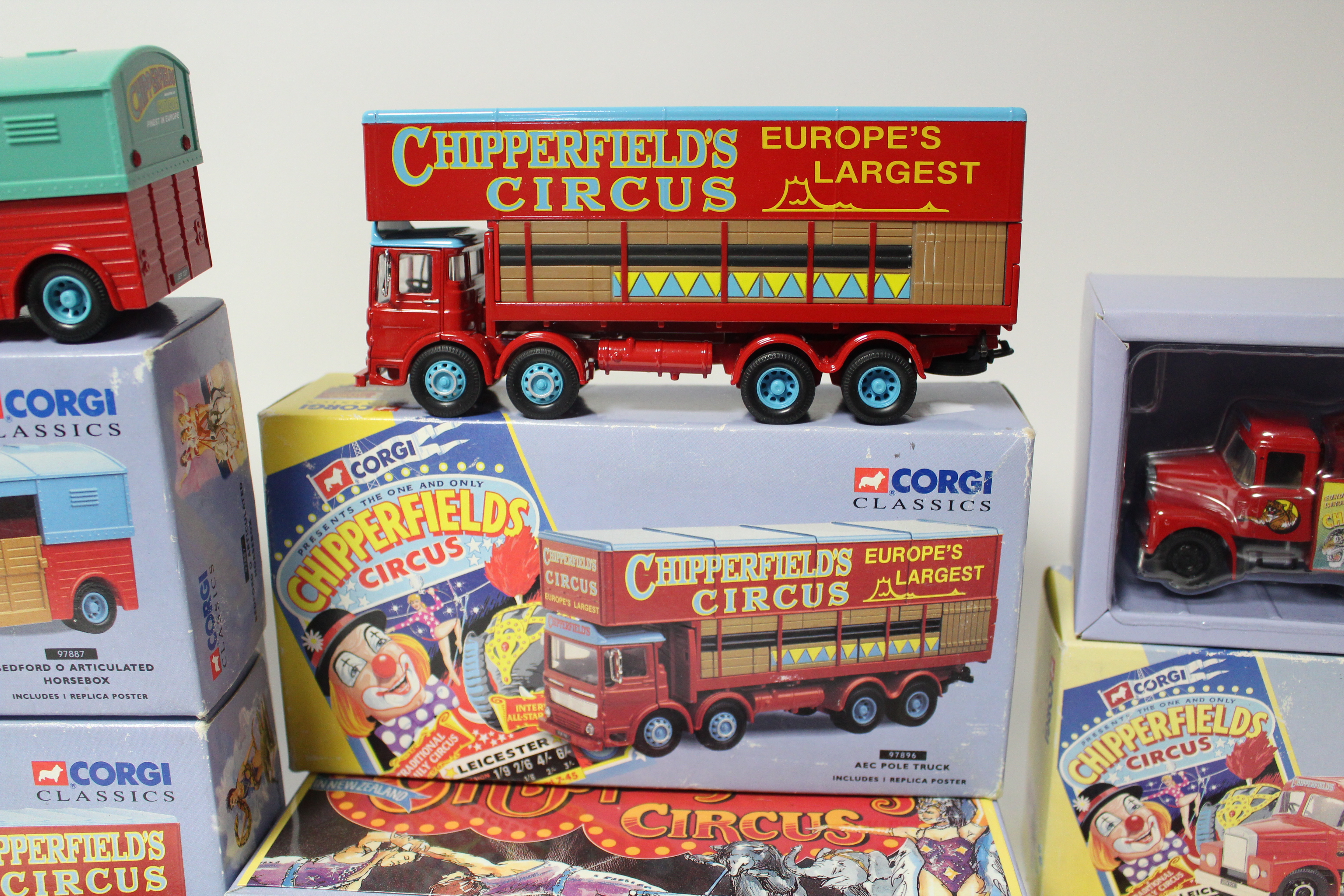 Four Corgi classics die-cast “Chipperfields Circus” vehicles, all boxed. - Image 3 of 5