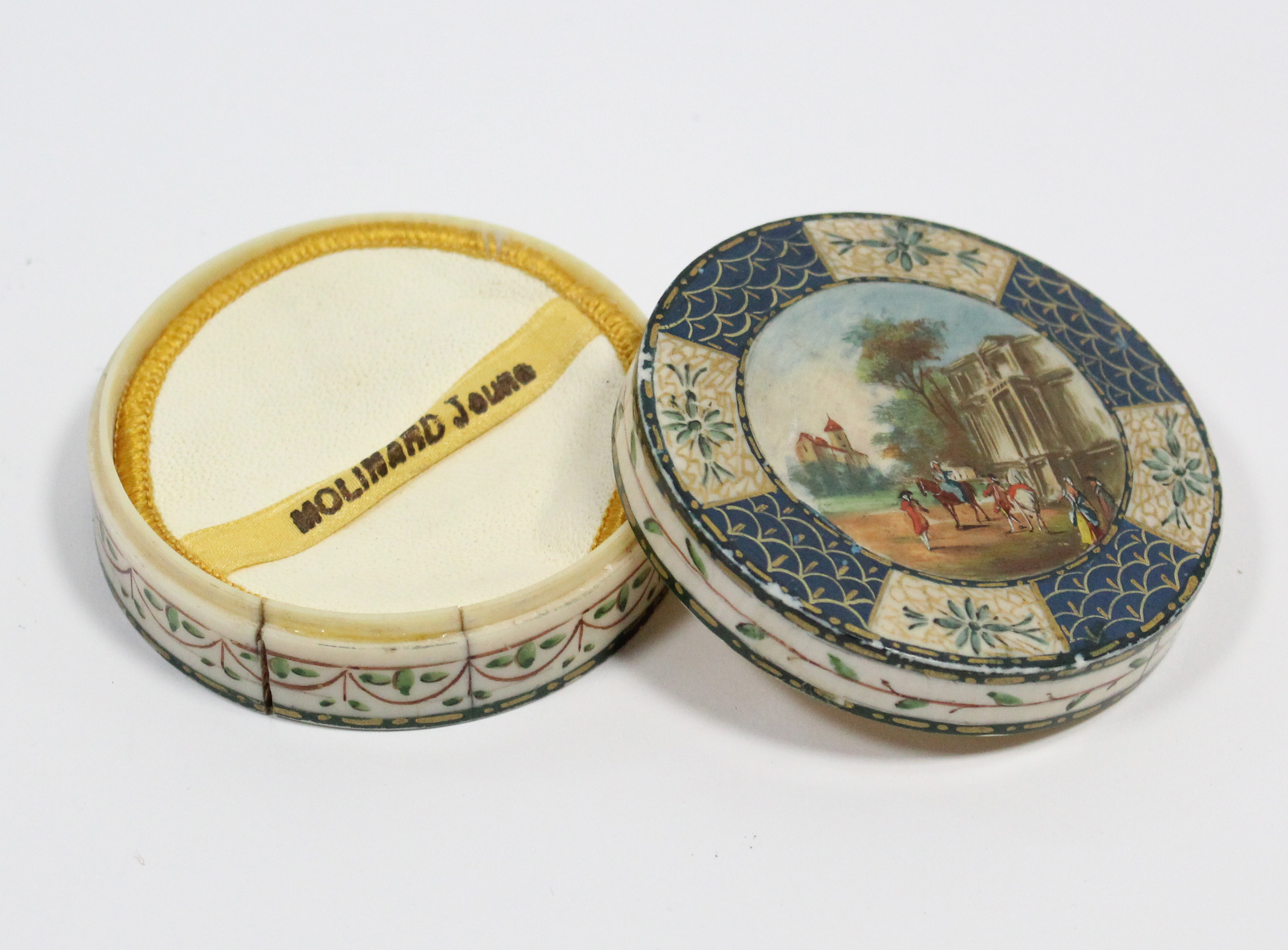 AN EARLY 19TH CENTURY FRENCH IVORY AND BONE DRUM-SHAPED BOX with painted decoration to the cover - Image 3 of 6