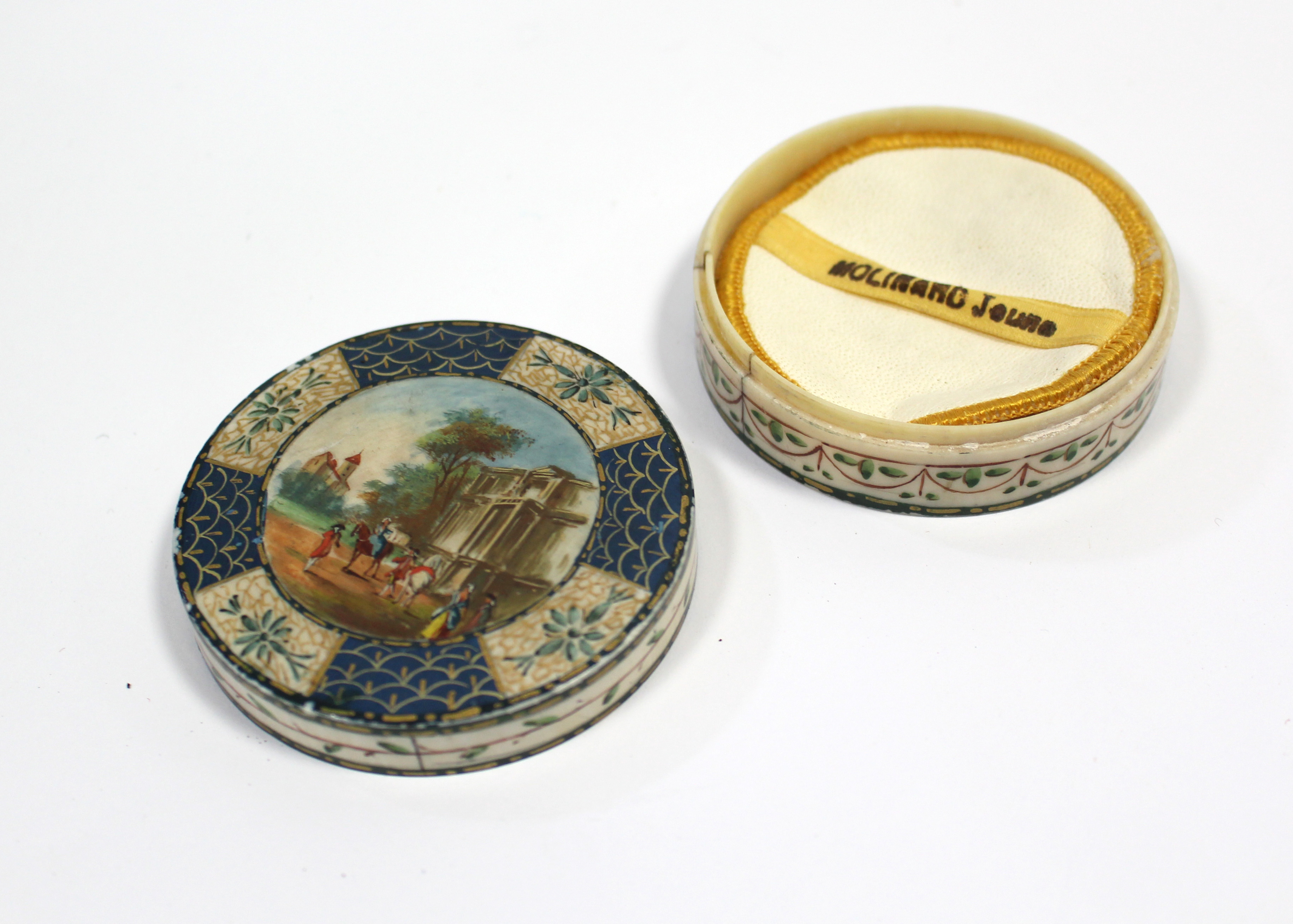 AN EARLY 19TH CENTURY FRENCH IVORY AND BONE DRUM-SHAPED BOX with painted decoration to the cover - Image 6 of 6